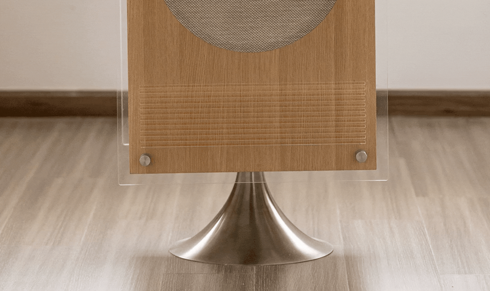 Erik Solid Wood Vinyl Record Table feature image 01