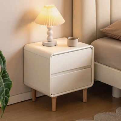 BEDROOM & BATHROOM