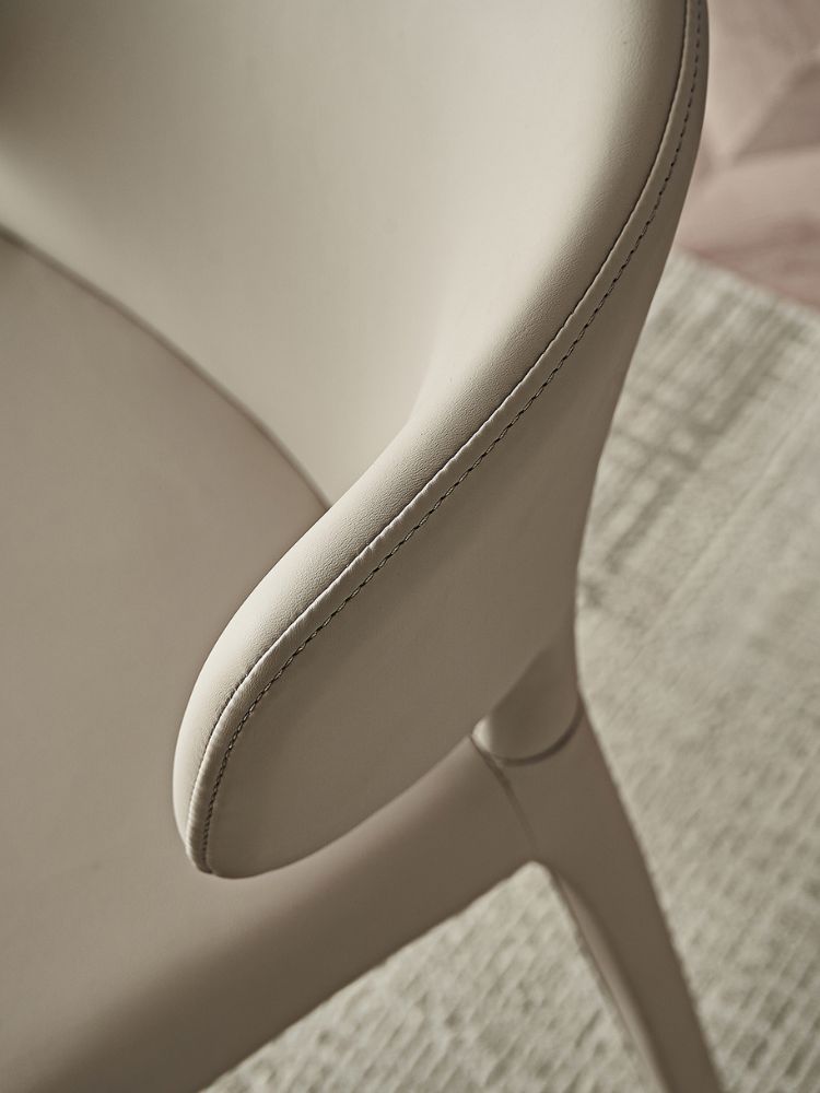 Raevelle Leather Dining Chair (set of 2)