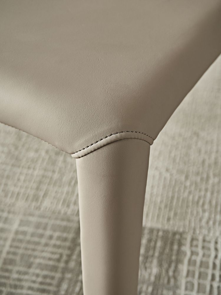 Raevelle Leather Dining Chair (set of 2)