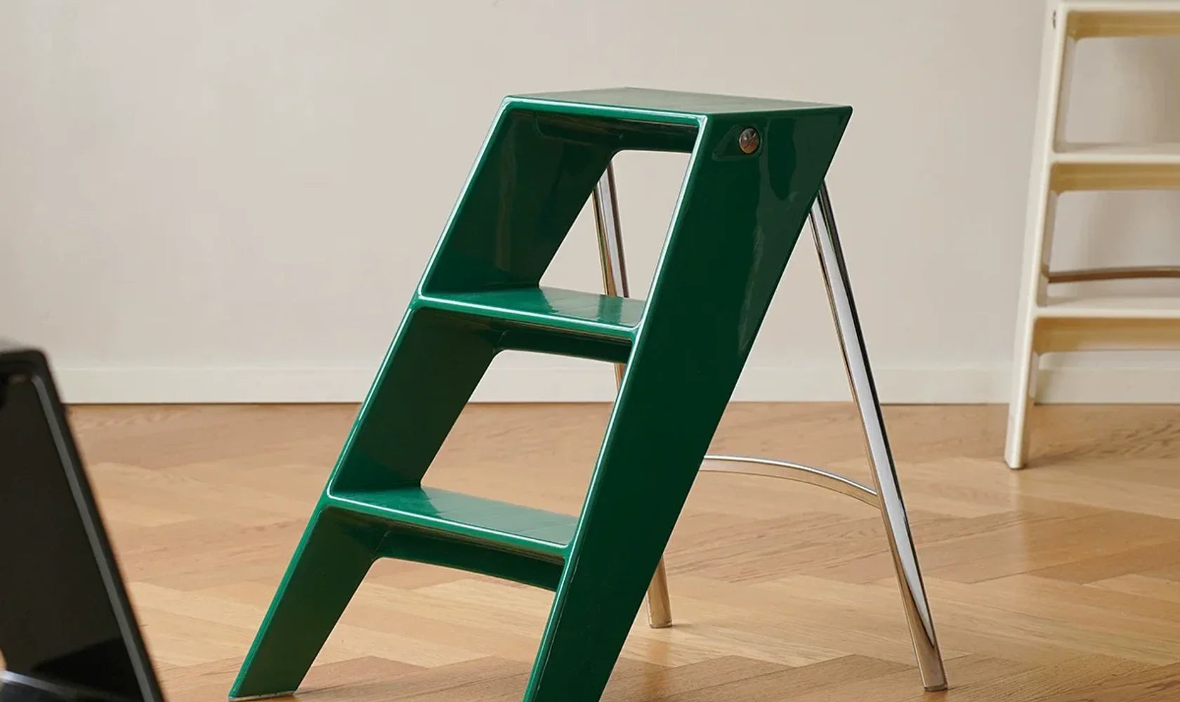 Verve Mid-Century Crystal Ladder